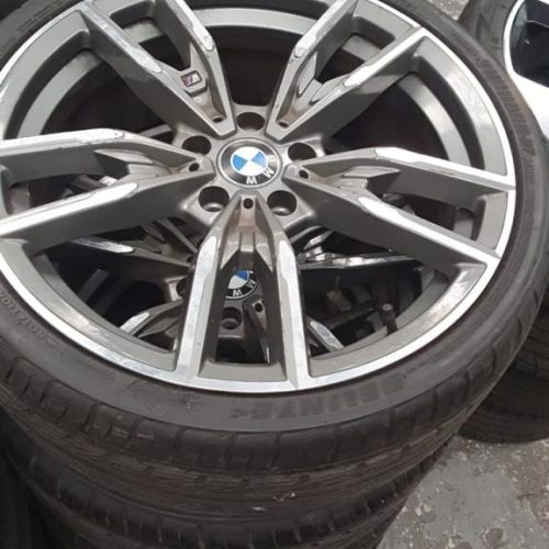 Jogo de rodas com pneus ARO 20 BMW SÉRIE M 2018 ORIGINAL 