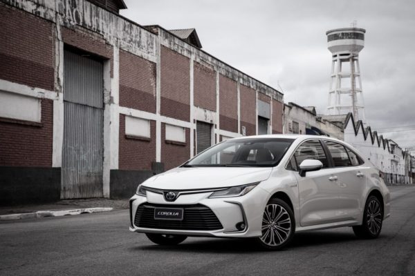Sucata Toyota Corolla Hybrid 2021